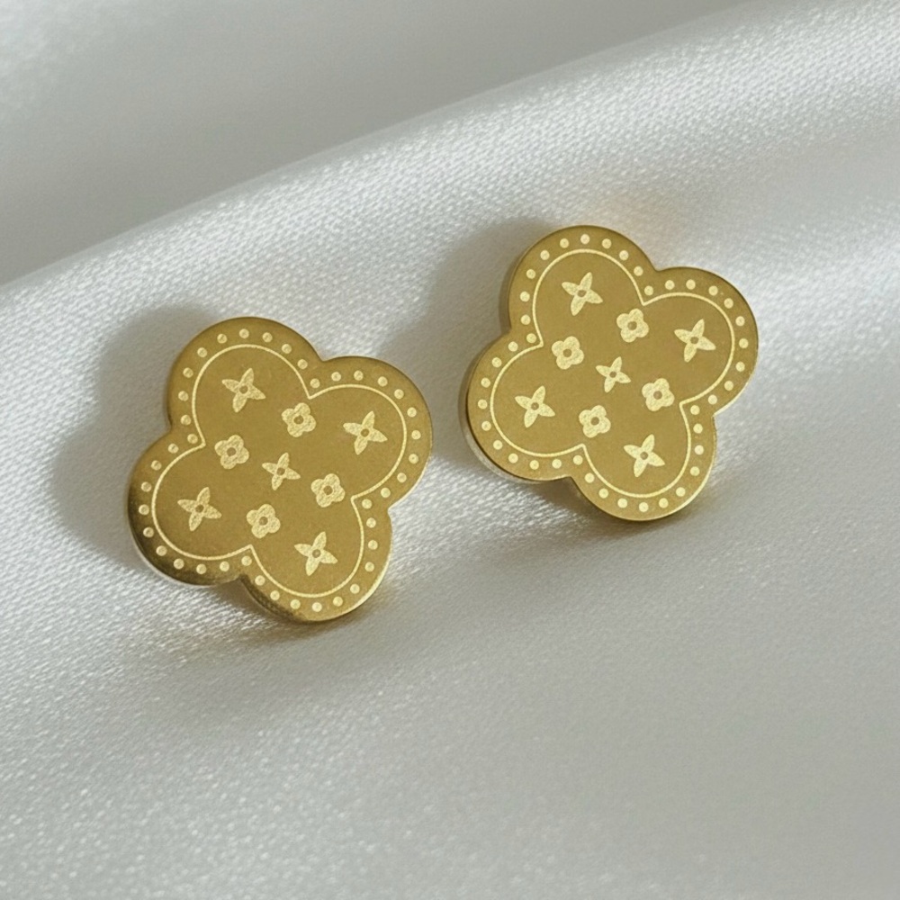 Four Leaf Clover 18K Gold Plated Stainless Steel Stud Earrings - Picture 5 of 6